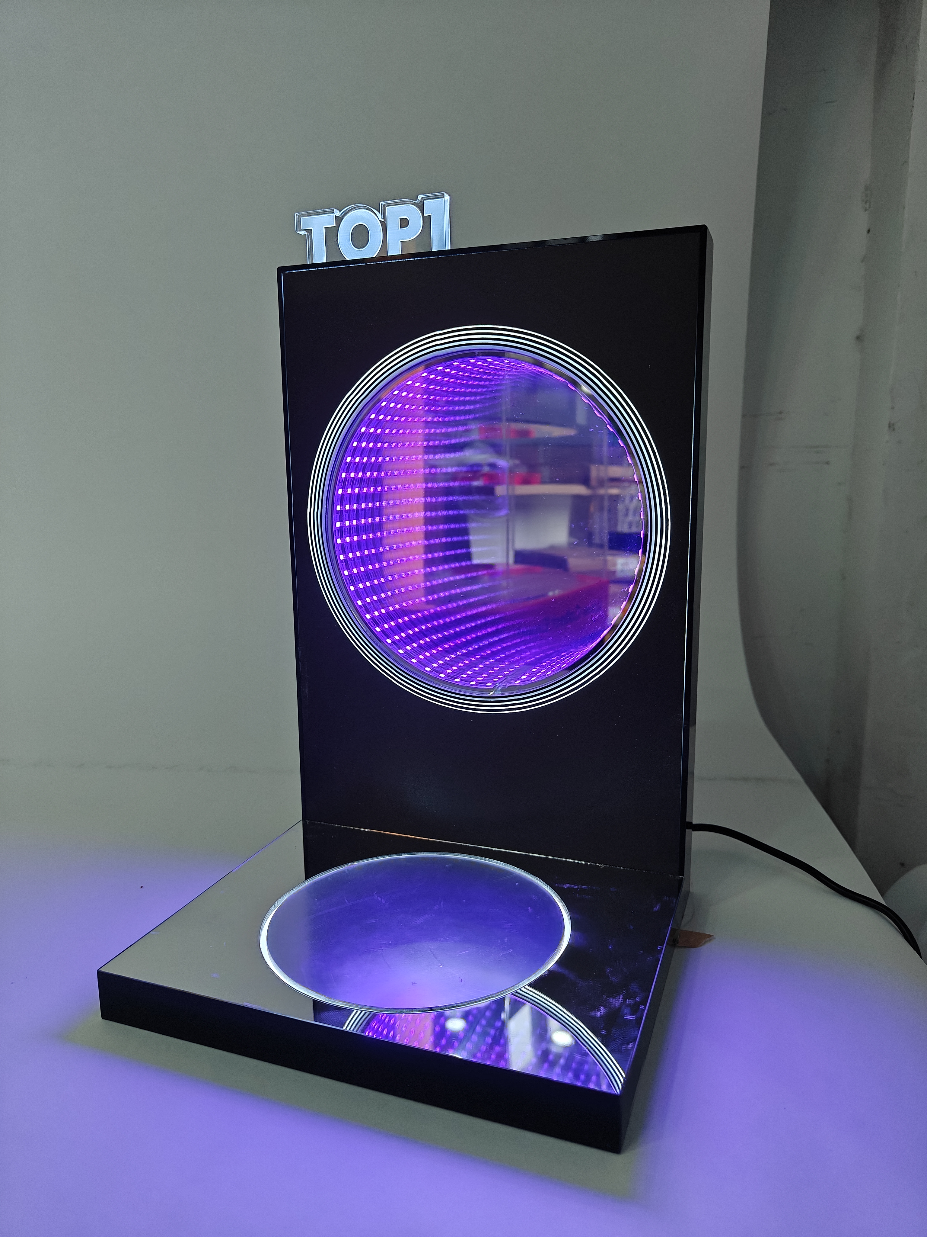 亞克力發光展示架定制找森濤，為你排憂解難